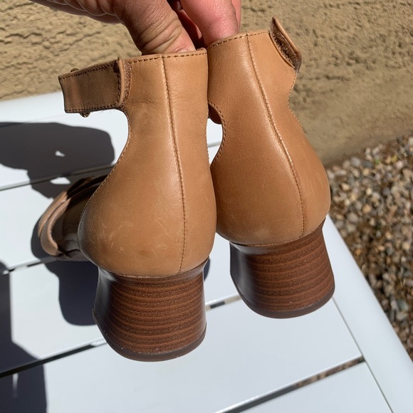 Clarks Collection tan block leather heels sandals size 7.5M - Picture 10 of 15